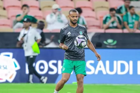 لاعب أهلي جدة قبل لقاء بيراميدز: نحترم جميع الفرق.. ونتمنى إضافة كأس للتاريخ